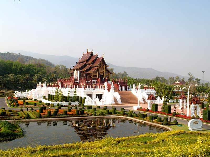 tourists thai