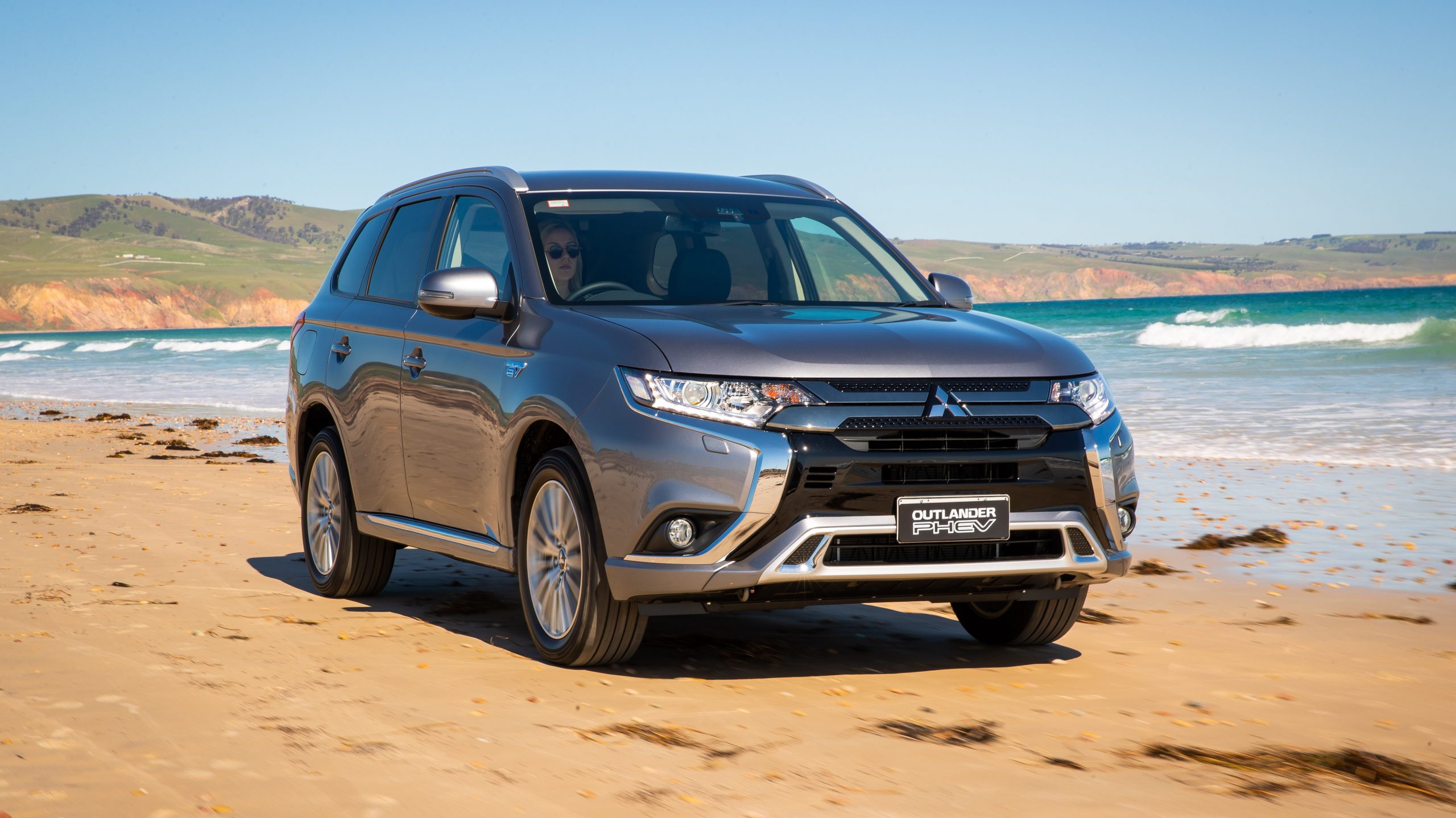 Mitsubishi outlander 2019 года фото